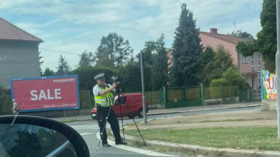 Řidiči, pozor, na těchto místech dejte raději nohu z plynu! Strážníci s radarem obsadili silnice v Plzni