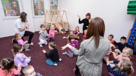 Plzeň mění ceny za školkovné i družinu