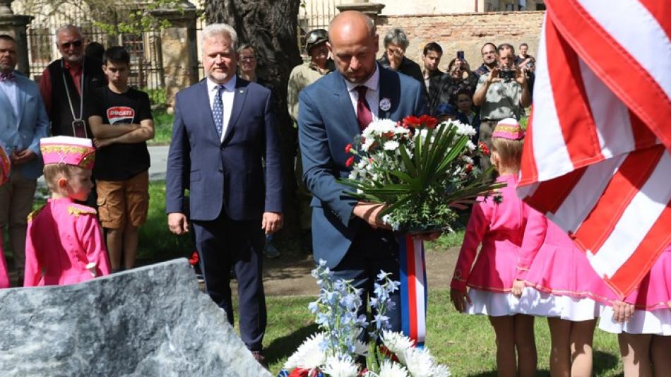 V Liticích i Křimicích zavzpomínali na padlé americké letce