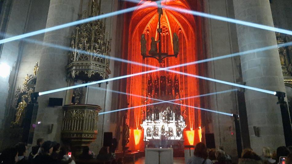 Interiér plzeňské katedrály i dalších 14 míst v Plzni rozzářil festival světla