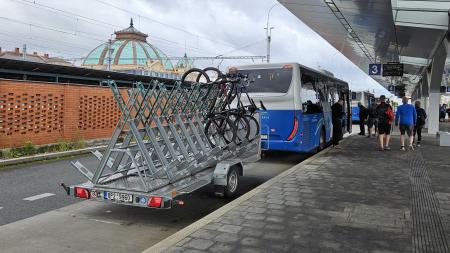 Letošní sezónu cyklobusů a turistických spojů v Plzeňském kraji zahájil stylově historický autobus Karosa ŠL 11 Turist do Brd