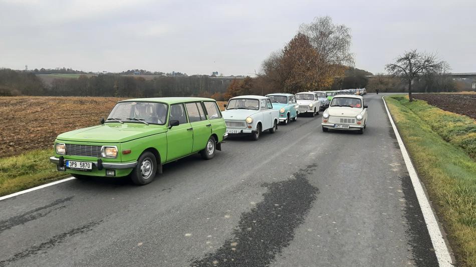 Majitelé veteránů se vydali na tradiční sváteční vyjížďku