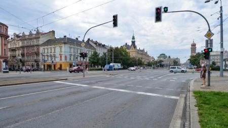 Plzeň zakáže od půlky roku 2024 na území celého města parkování vozům nad 12 tun
