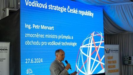 Konference představila vodíkovou technologii jako hnací motor regionálního rozvoje na Karlovarsku a v Bavorsku