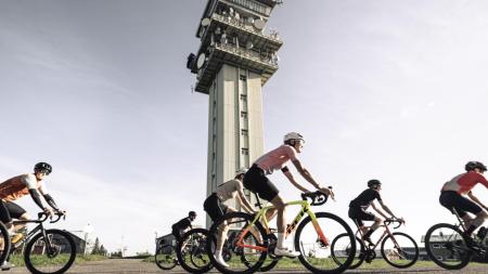 Klínovec jako cíl pro stovky cyklistů. Seriál Road Classics pokračuje v Krušných horách