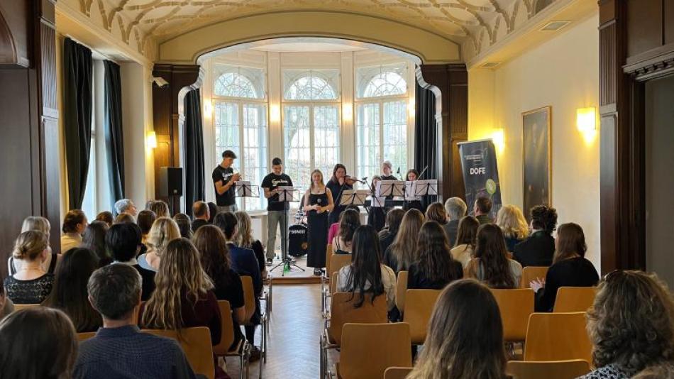 Skoro třicítka mladých lidí z Karlovarského kraje získala prestižní ocenění DofE