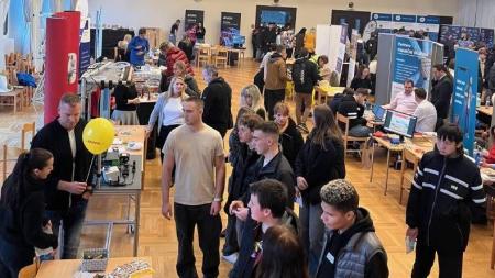 Desítky zaměstnavatelů se představí na veletrzích pracovních příležitostí v Karlovarském kraji