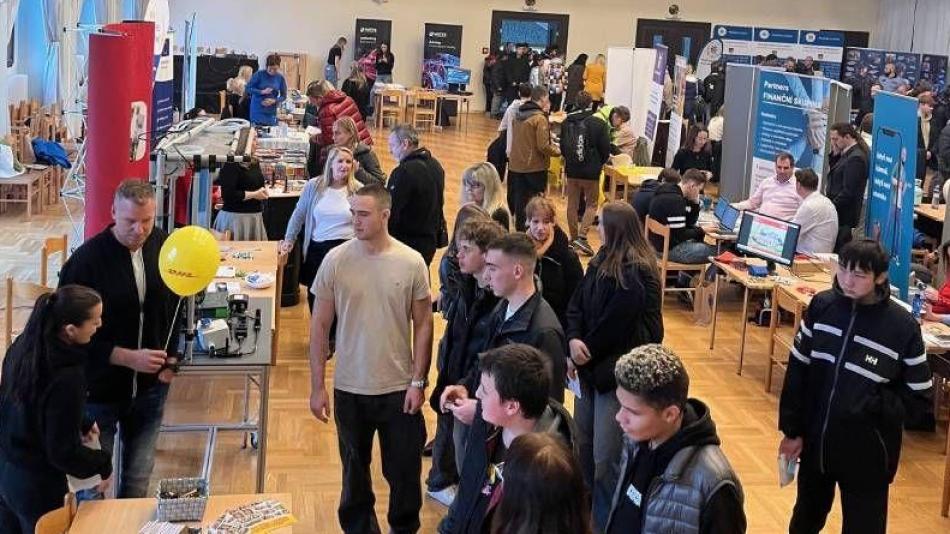 Desítky zaměstnavatelů se představí na veletrzích pracovních příležitostí v Karlovarském kraji