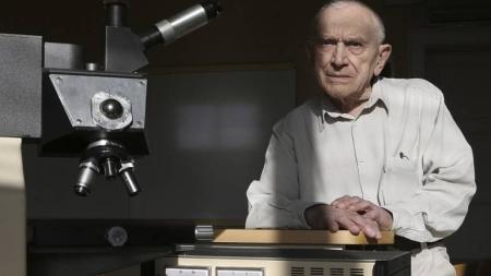 Zemřel Mojmír Petráň, muž, který naučil mikroskop vidět do živé hmoty