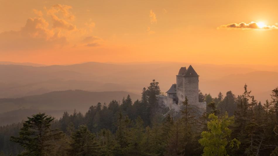 Červenec na hradě Kašperk slibuje spoustu zážitků!
