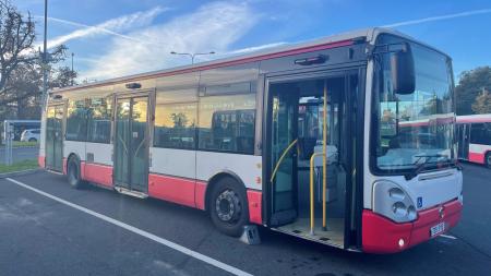 Plzeňské městské dopravní podniky darovaly autobusy Ukrajině