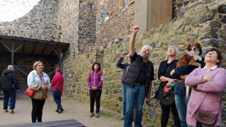 Návštěvníci Radyně se v neděli odpoledne podrobněji seznámili s historií hradu