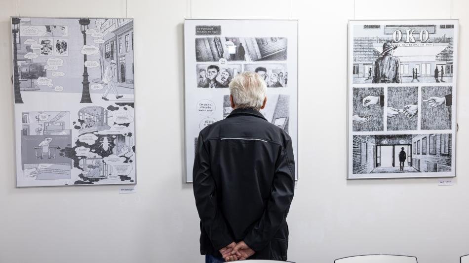 Výstava komiksů inspirovaných životem Franze Kafky je k vidění v Galerii 13. Slavného spisovatele spatříte očima studentů Sutnarky