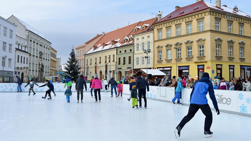 Přeštice přichází s novinkou: Umělé kluziště pro zimní radovánky