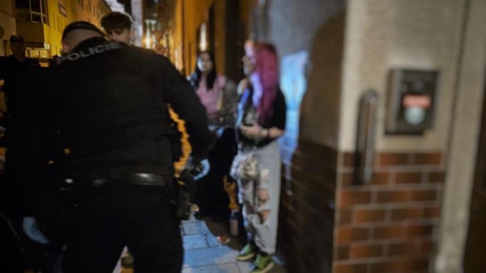 Oslava konce prázdnin skončila pro některé školáky a mladistvé neslavně. Posvítili si na ně policisté!