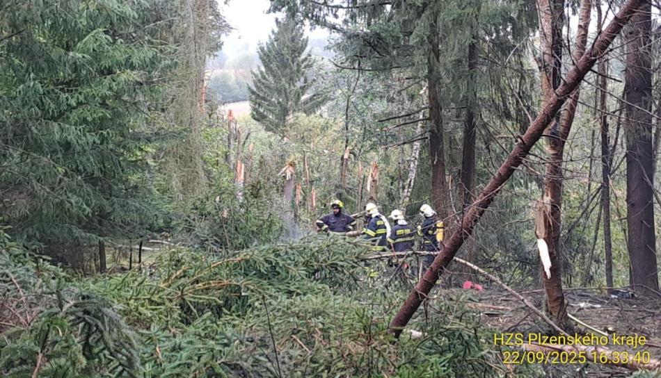 Pondělní nehodu letadla u Balkové nepřežil pilot, žádné další mrtvé osoby policie nenašla