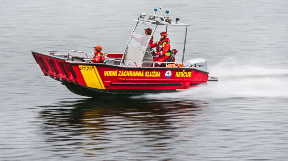 Bezpečnost na přehradě Hracholusky hlídá vodní záchranná služba