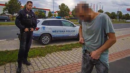 Duchapřítomný svědek pomohl dopadnout onanistu