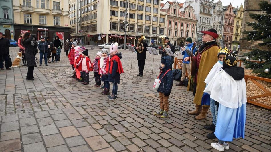 V plzeňské diecézi začne Tříkrálová sbírka, koledovat budou hejtmani a primátoři