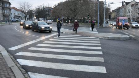 Přecházení na Chodském náměstí bude bezpečnější