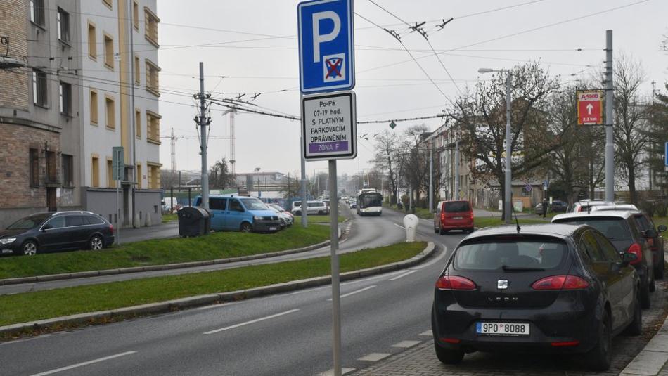 Plzeň rozšíří zóny s placeným parkováním