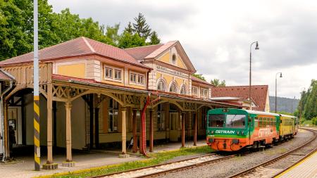 Skvělá zpráva pro milovníky vlaků a železnic! Karlovarský kraj pomůže Muzeu Kraslické dráhy, přispěje na zajištění jeho provozu