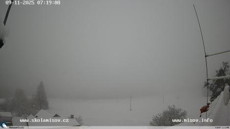 V polohách kolem 500 metrů nasněžilo, v Brdech napadlo až pět centimetrů