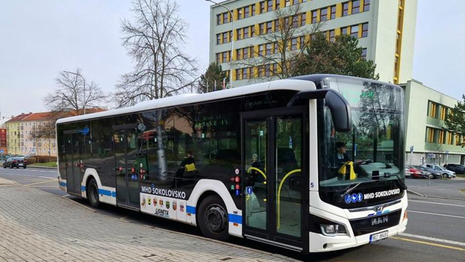 Sokolovské MHD pozastavilo vydávání čipových karet, na vině je zpožděná dodávka