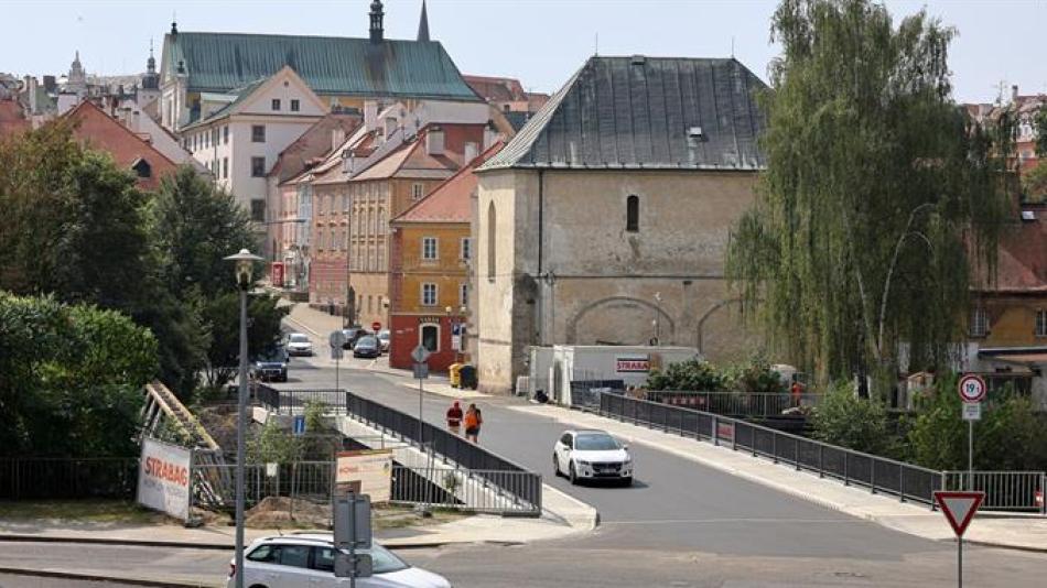 Blíží se uzavírka Amerického mostu v Chebu: Přinese komplikace pro auta i MHD