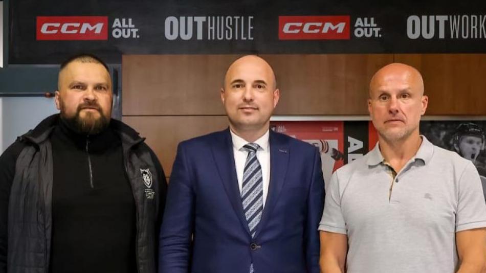 V Plzni začal mezinárodní hokejový turnaj dorostu, dva plzeňské kluby podepsaly memorandum o spolupráci