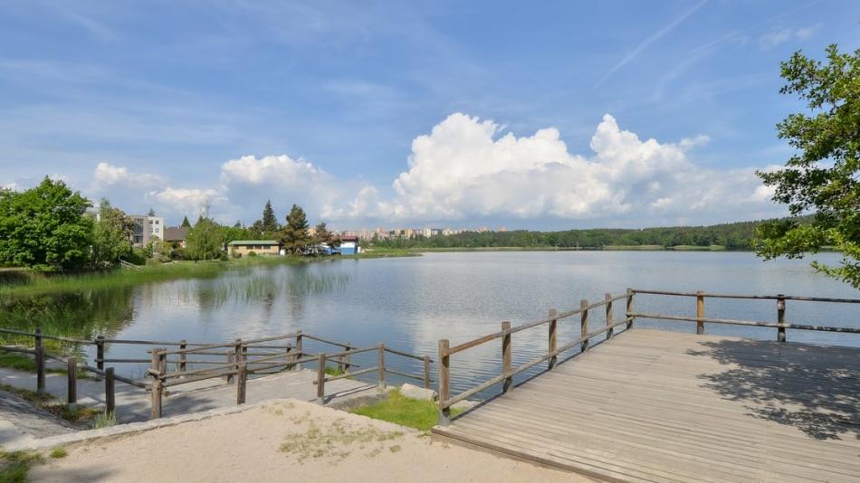 Léto může začít. Velký bolevecký rybník je připravený na sezónu