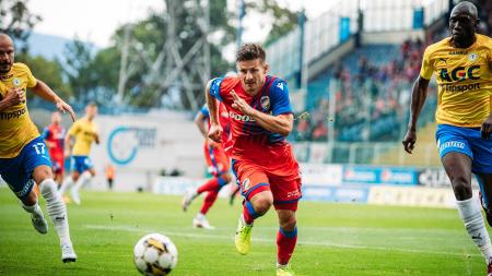 Mistrovská Plzeň začala ligu remízou, v závěru přežila penaltu