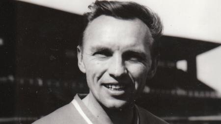 Smutek v Plzni. Zemřel nejstarší žijící fotbalista Viktorie, jako trenér vedl i Davida Limberského