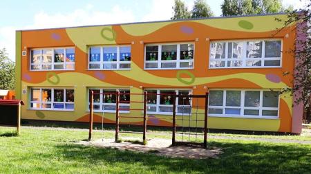 Mateřinky v Chodově lákají do svých zahrad – otevřeno každý den až do září