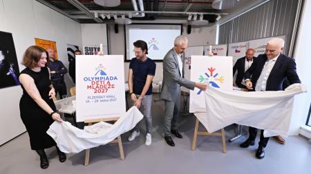 Kraj představil nové logo zimní olympiády dětí a mládeže 600 dní před jejím zahájením