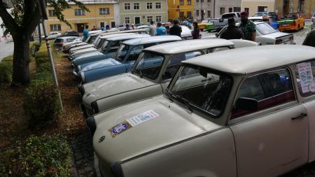 Majitelé veteránů se v sobotu vydali na tradiční podzimní výlet
