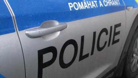 Mladík odcizil vozidlo, pak s ním naboural. Neváhal a ukradl další