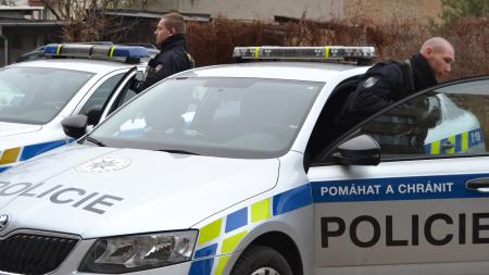 Policie prohledávala kvůli anonymnímu oznámení o bombách nádraží v Plzni
