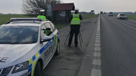 Policisté si posvítili na účastníky Pekelného ostrova: 500 zkontrolovaných osob, sedm opilých řidičů