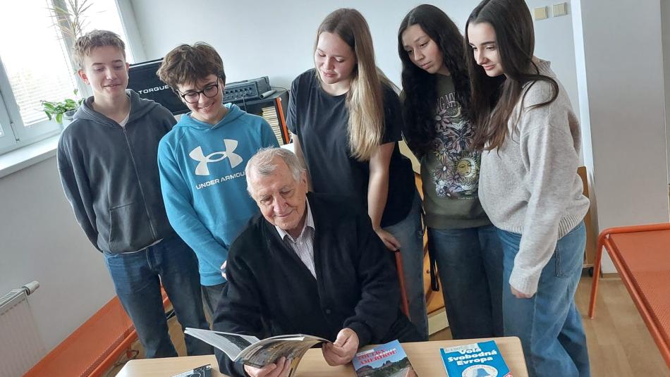 Cenu 1. června získá novinář, spisovatel a publicista Karel Sedláček