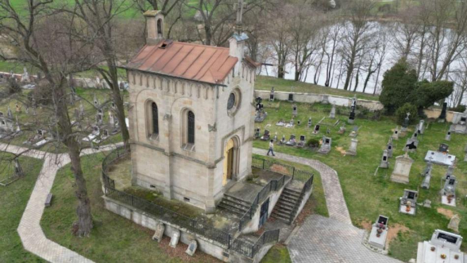 Exhumace ostatků barona Starcka a zahájení restaurátorských prací na vzácných rakvích z 19. století