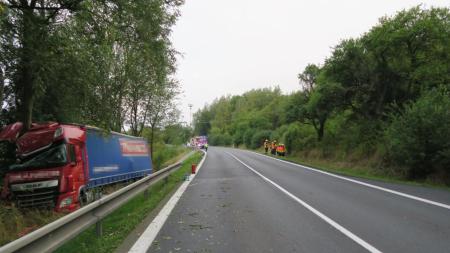O víkendu řešili policisté na Karlovarsku velké množství dopravních nehod