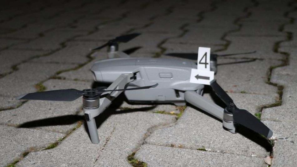 Vrtulník, který transportoval zraněnou osobu, ohrozil dronem. Hrozí mu až dva roky za mřížemi