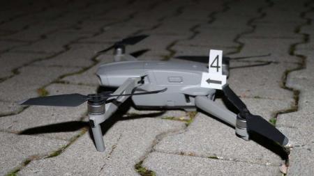 Vrtulník, který transportoval zraněnou osobu, ohrozil dronem. Hrozí mu až dva roky za mřížemi