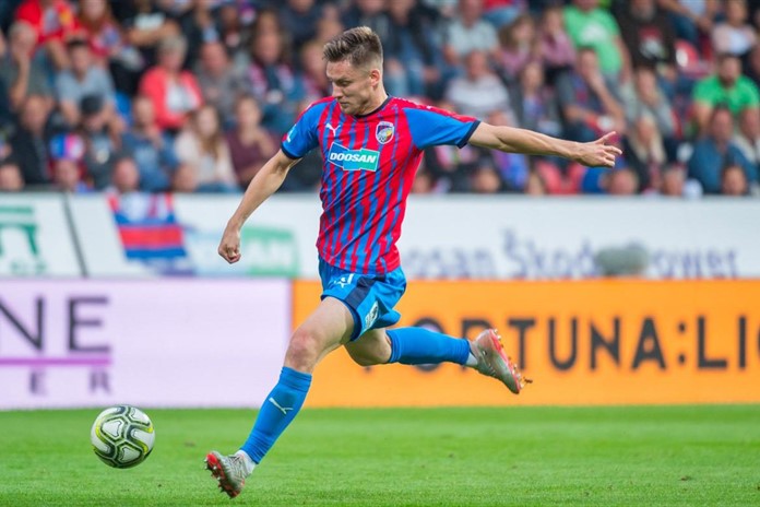 Šádkův plán se zadrhává. Prodej Viktorie zatím nejspíš padá!