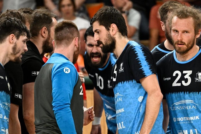 Házenkáři Plzně budou po porážce v Karviné odvracet mečbol
