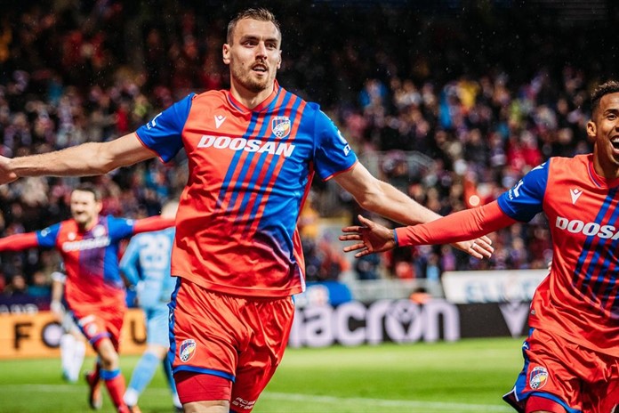 Viktoria Plzeň porazila pražskou Slavii a posouvá se do čela ligy!