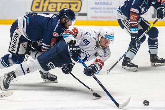 Jen tvrdou prací se opět vrátíme ke hře, která nás zdobila, říká Adrián Holešinský