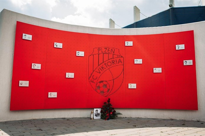 Viktoria Plzeň oslavuje výročí svého založení! Na pamětním místě odhalila nové destičky