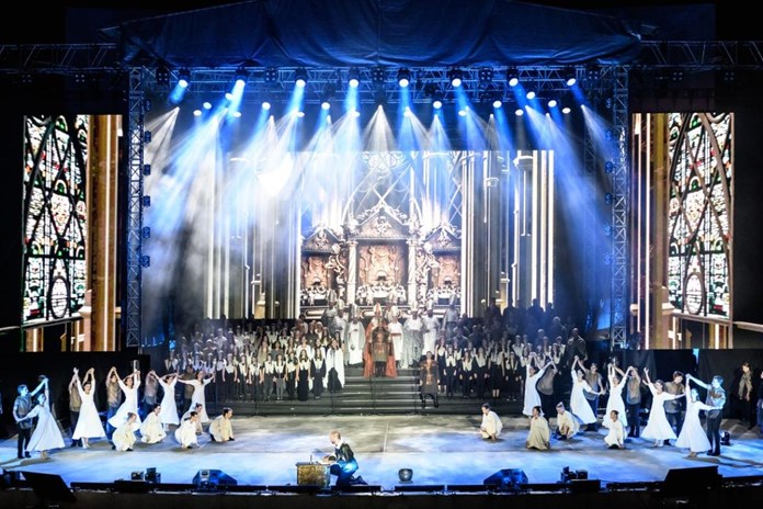 Amfiteátr se chystá na Carmen. Zahraniční hvězdou Noci s operou bude španělský tenorista David Baños